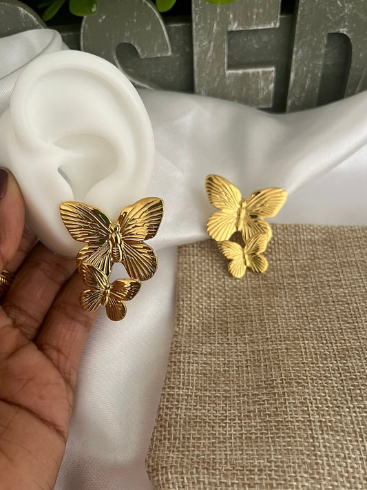 Golden butterfly earrings - Dolché Jewelry