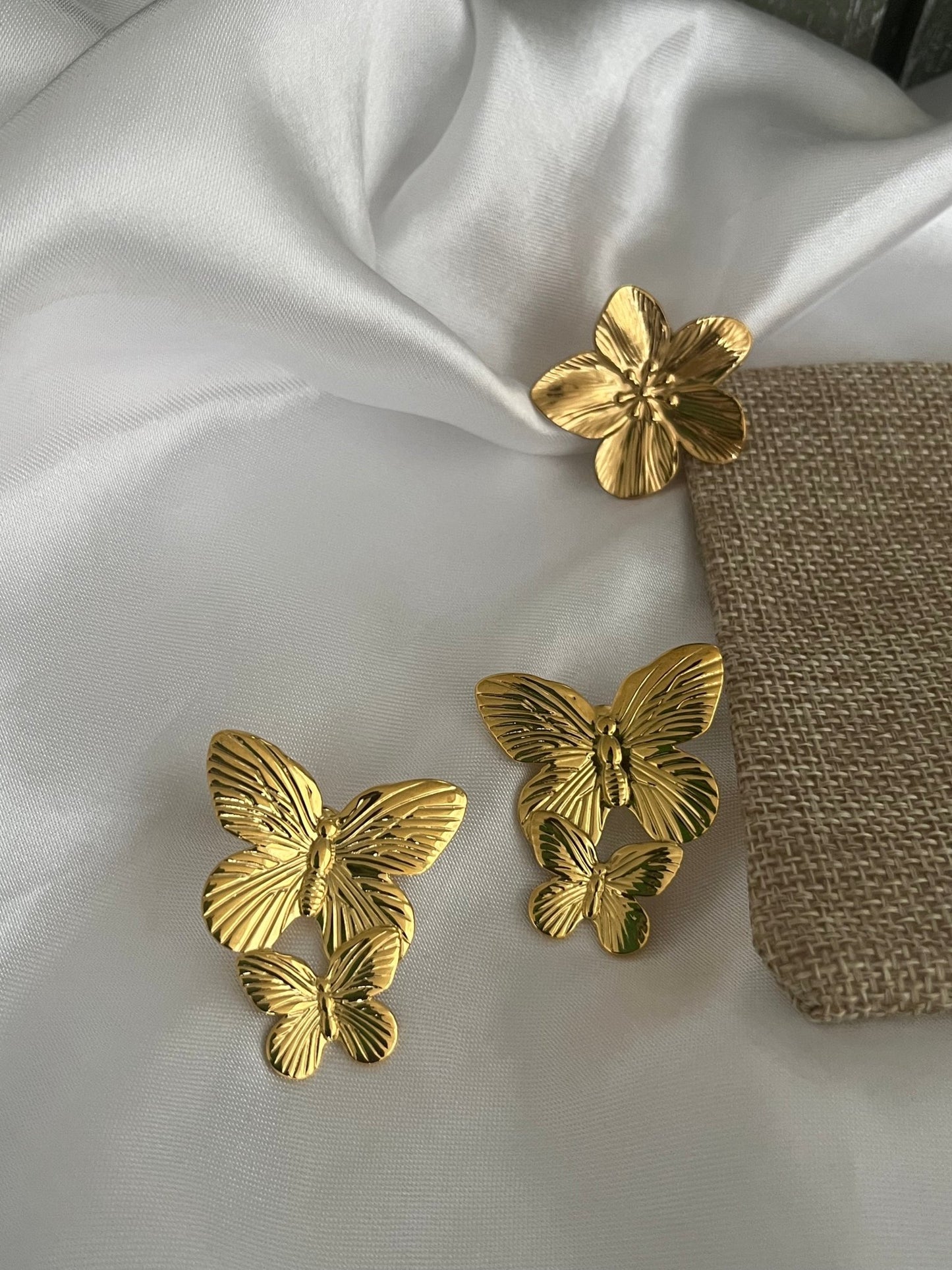 Golden butterfly earrings - Dolché Jewelry