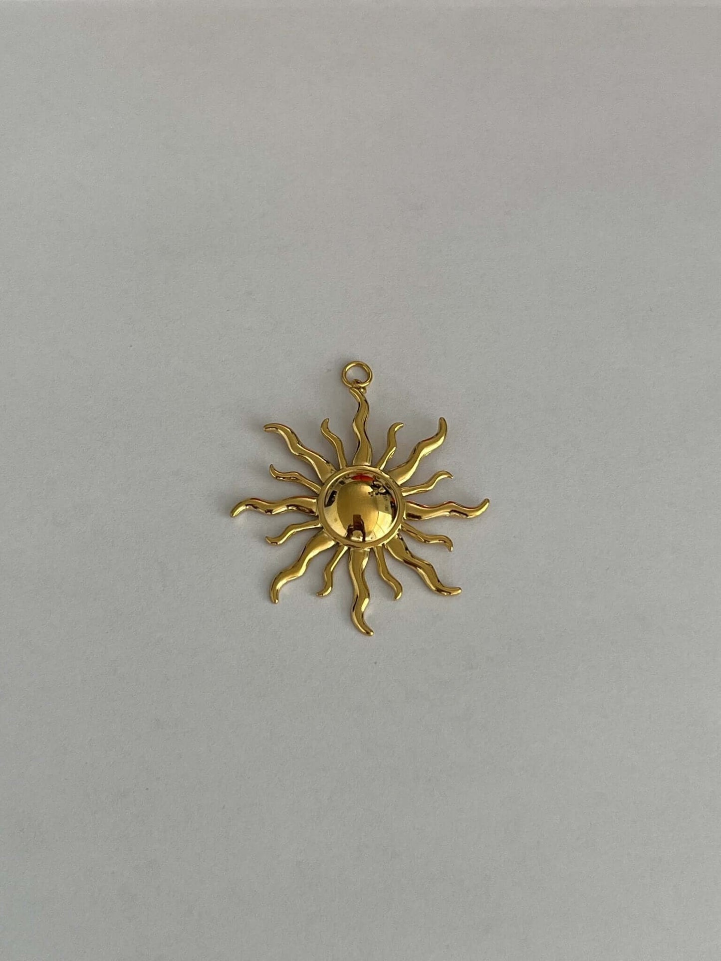 Retro sun charm - Dolché Jewelry
