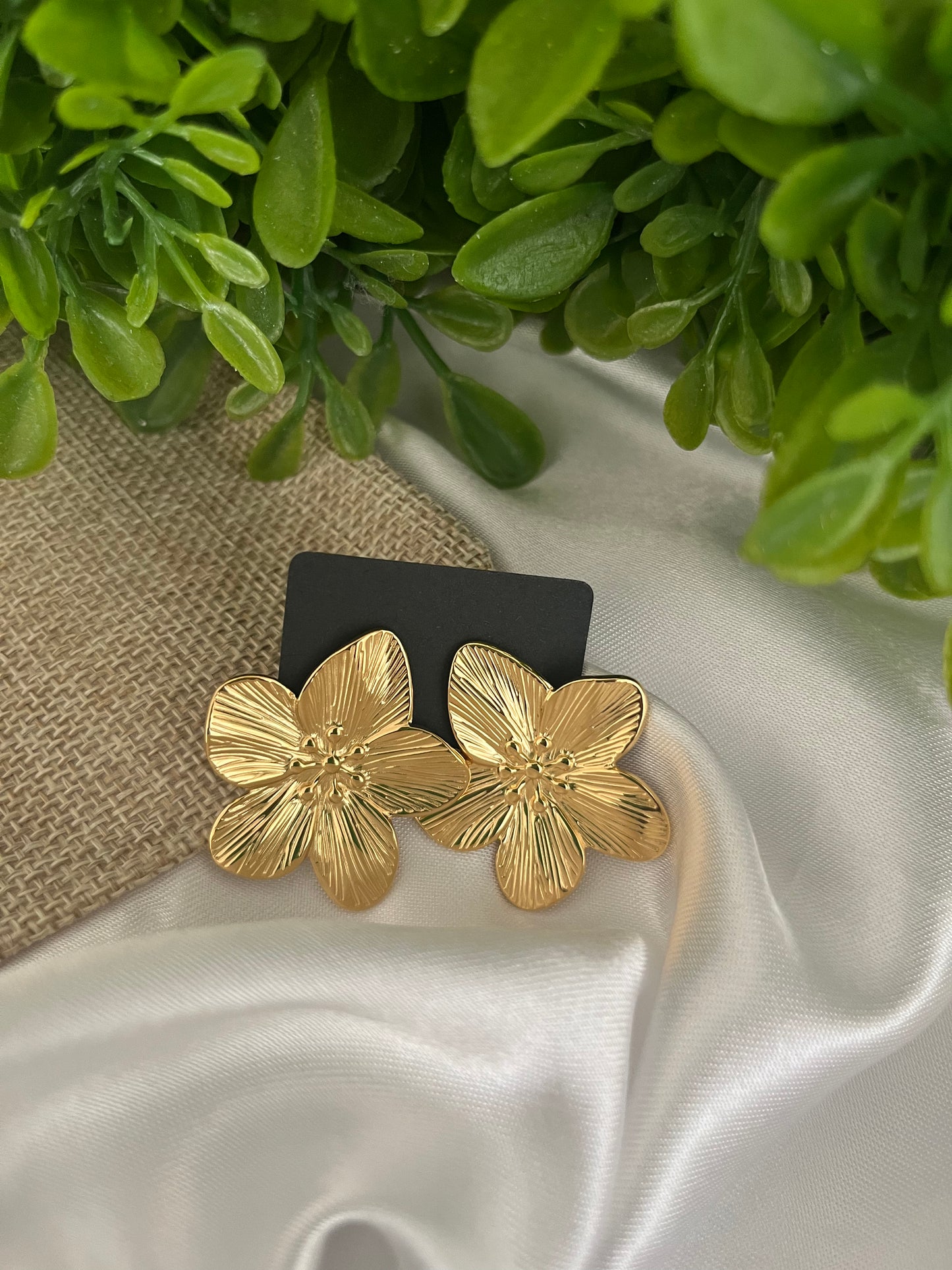 Golden flower earrings