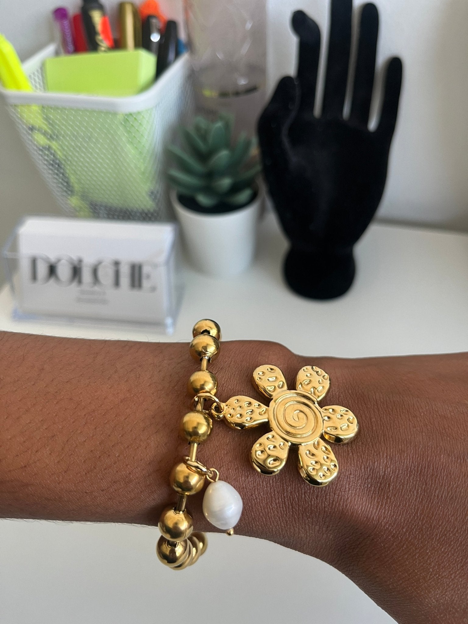 Gold flower chunky bracelet - Dolché JewelryDolché Jewelry