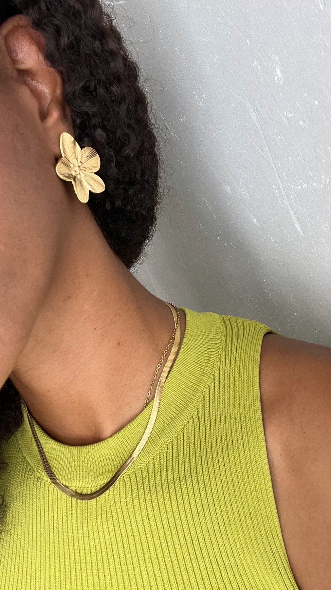 Golden flower earrings - Dolché JewelryDolché Jewelry