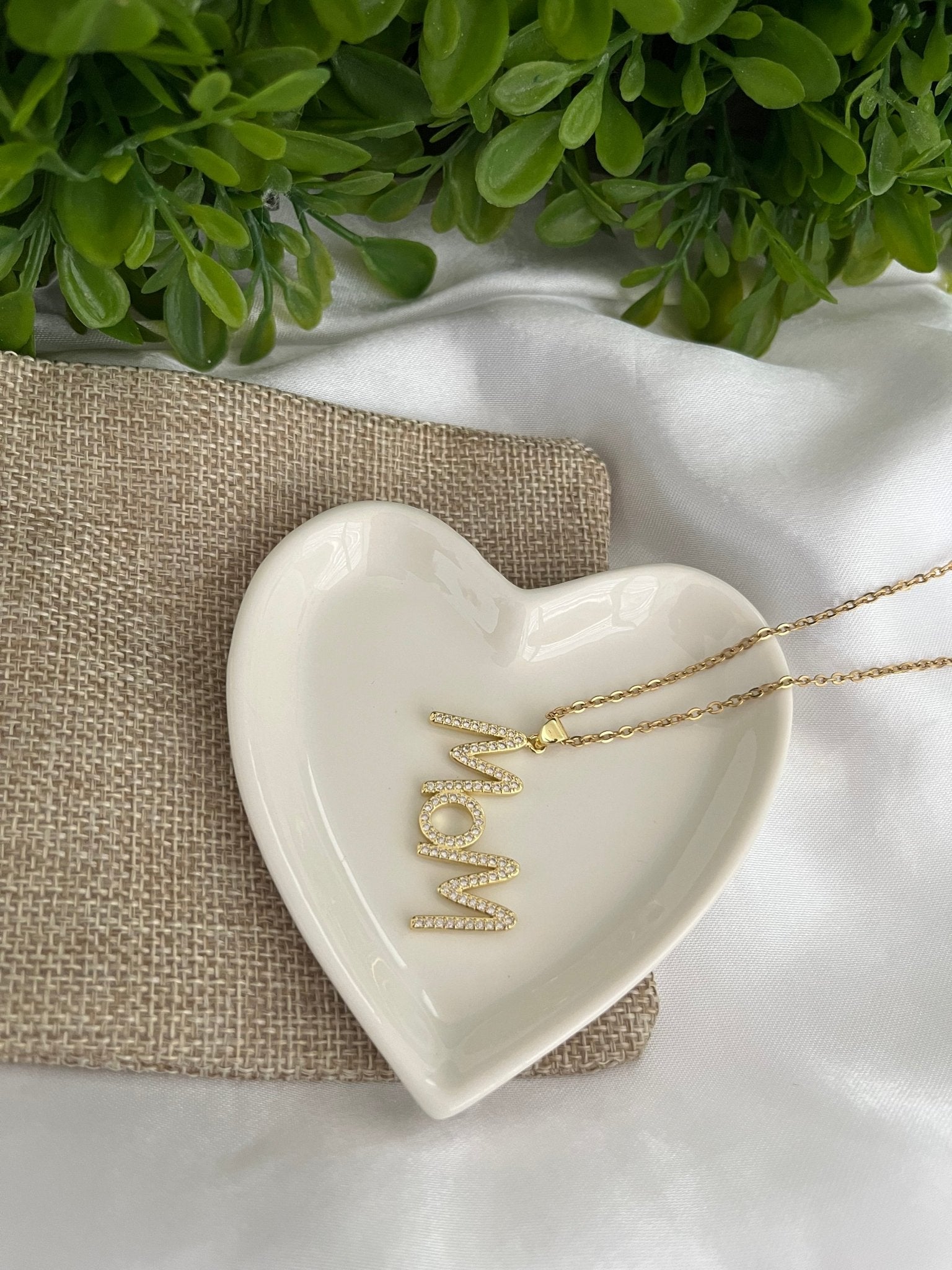 Love Mom necklace - Dolché JewelryDolché Jewelry