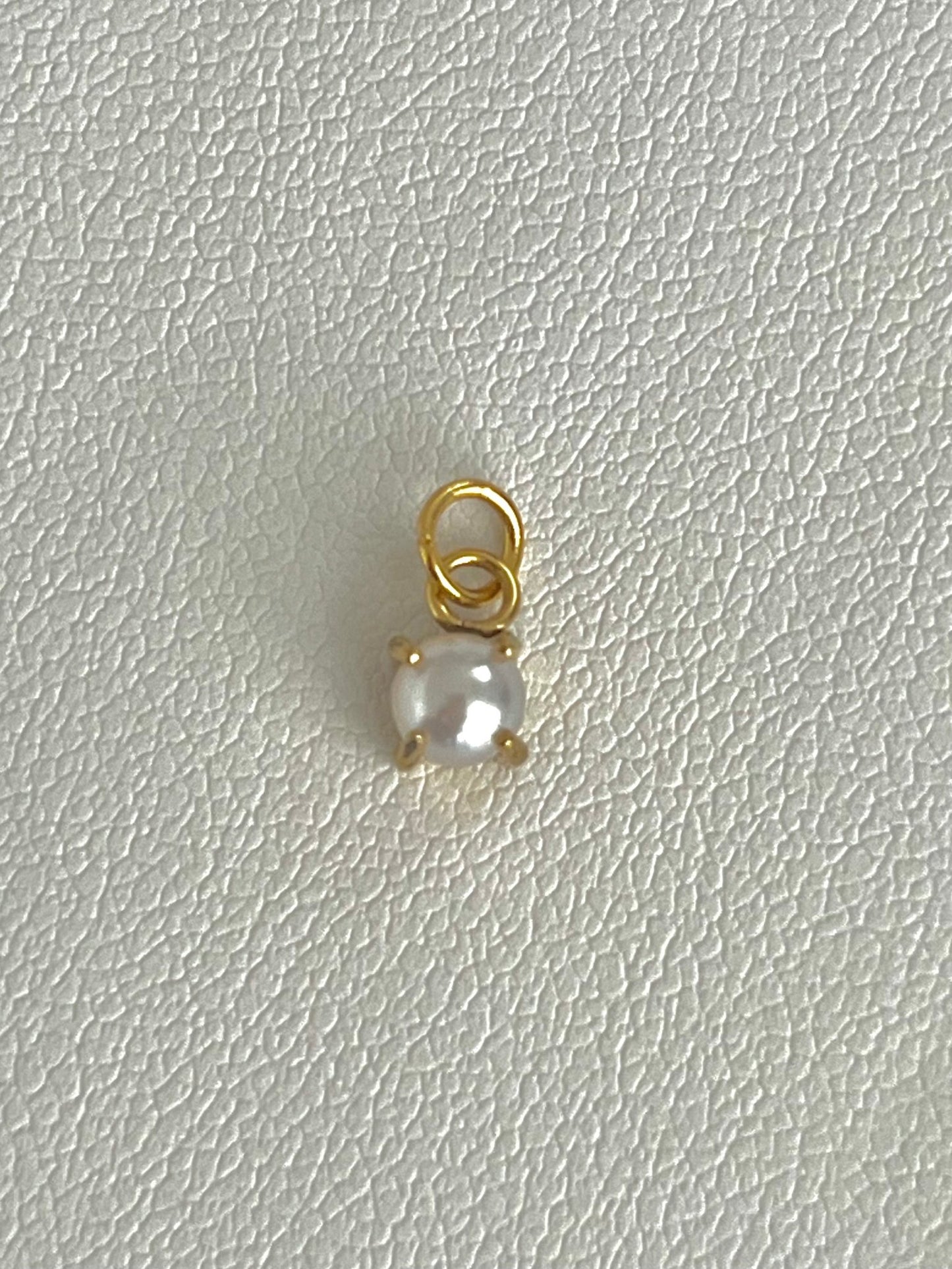 Pearl charm - Dolché JewelryDolché Jewelry