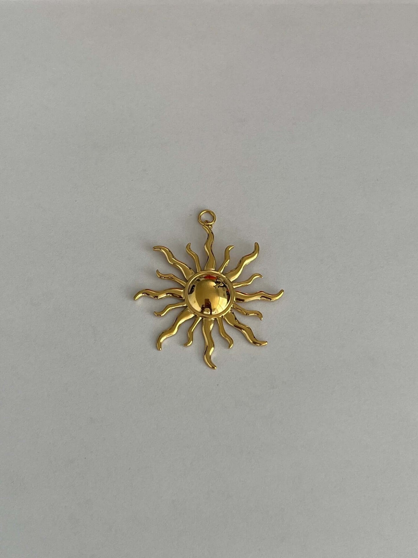 Retro sun charm - Dolché JewelryDolché Jewelry